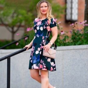 NWOT Eliza J Blue Floral Midi Dress Short Sleeve Size 2